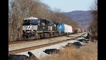 NS 13G on the NS PITL with ex-Conrail (2011)