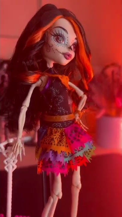 Распаковка Скелита Калаверас Монстр Хай (Skelita Calaveras Monster High ...