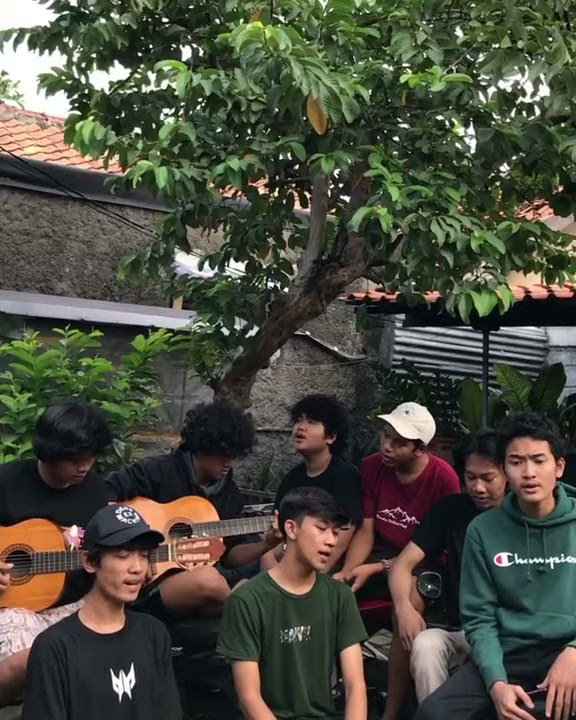 Di Persimpangan Dilema - Cover
