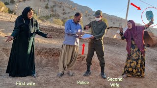 Download Lagu شادی Police presence on behalf of the court and judge for divorce conditions MP3