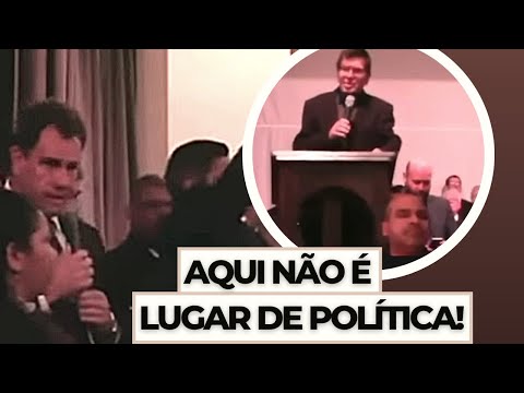 Fiel interrompe "culto" e enfrenta o pastor quando apresentava candidados políticos na igreja