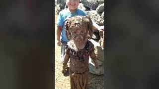 Pozitif videolar ( çamurla oynayan çocukların hali komik)