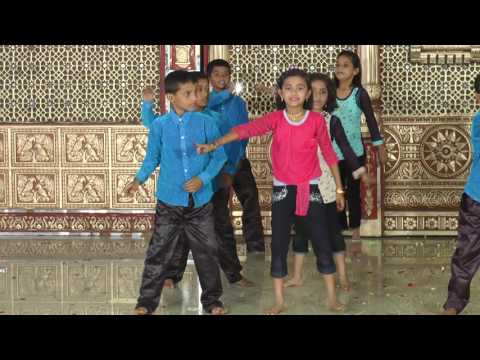 Abhi Toh Party Shuru Hui He - HD English Medium School Gathering Dance - 2016-17