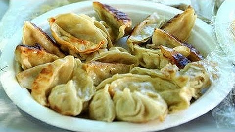 World Record 384 Potstickers Eaten in 10mins