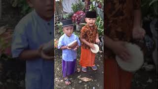 Hebat anak umur 4 tahun pintar memainkan rebana Ya LAL WATHON#shorts