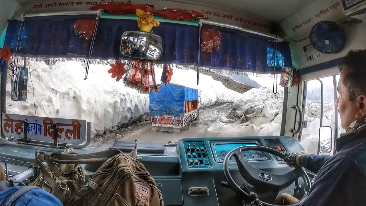 HRTC Bus STRUGGLING In Snow Covered Baralacha La Pass Delhi To Leh hrtc-bus-struggling-in-snow-covered-baralacha-la-pass-delhi-to-leh
