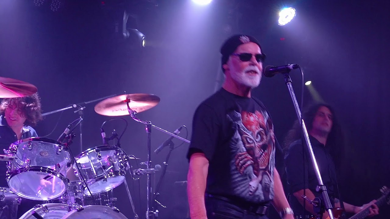 12  Buffalo Revisited   I'm A Skirt Lifter, Not A Shirt Raiser    Live @ The Bald Faced Stag 30 06 2