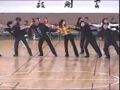 2001淡江聯歡 文化點跳社舞站在高岡上