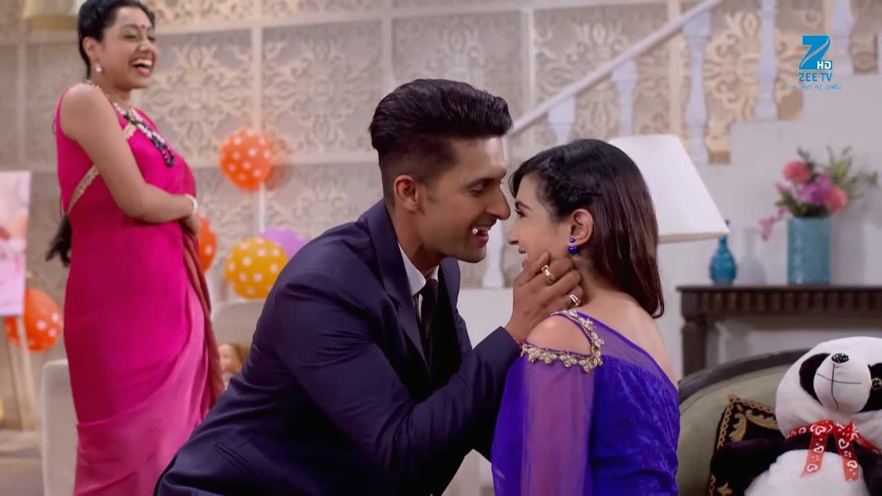 Satya   Mahi   Perform  Jamai Raja  ZEE TV