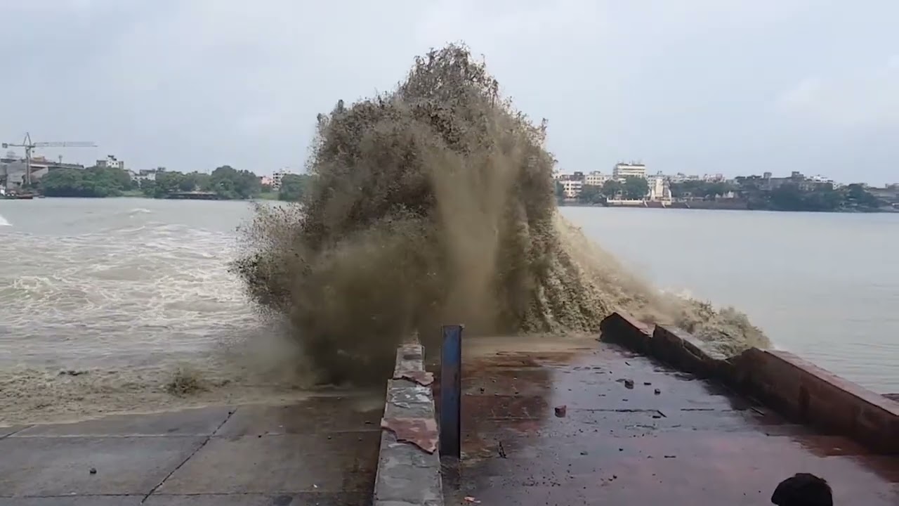 Terrifying Footage of Natural Disasters caught on camera!