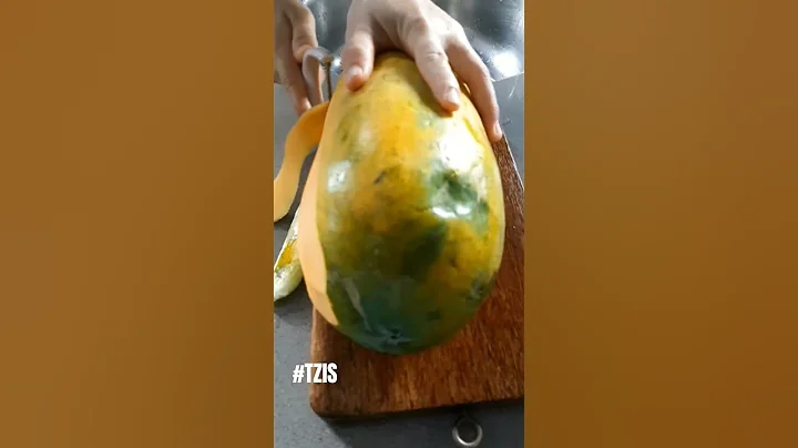 #asmr #cuttingskills #peeling #healthy #sweet #papaya #fruit #yummy #satisfying #relaxing #shorts