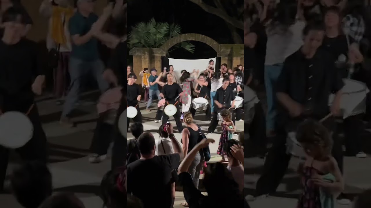 Korean students sharing some Batucada drumming in Auroville auf YouTube ansehen Korean students sharing some Batucada drumming in Auroville auf YouTube ansehen