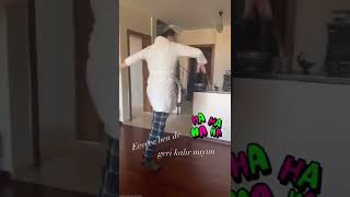 Usta Oyuncu Ertuğrul Postoğlu, Dans Ettiği Eğlenceli Videosunu Paylaştı.