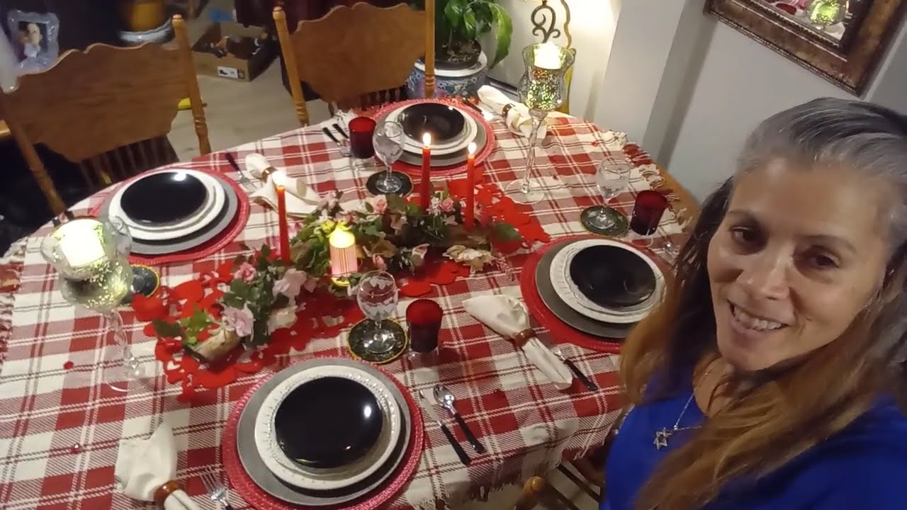 farmhouse Valentine’s Day Tablescape Decor Ideas