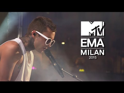 Twenty One Pilots - Tear In My Heart (Live MTV Europe Music Awards 2015) 1080p HD