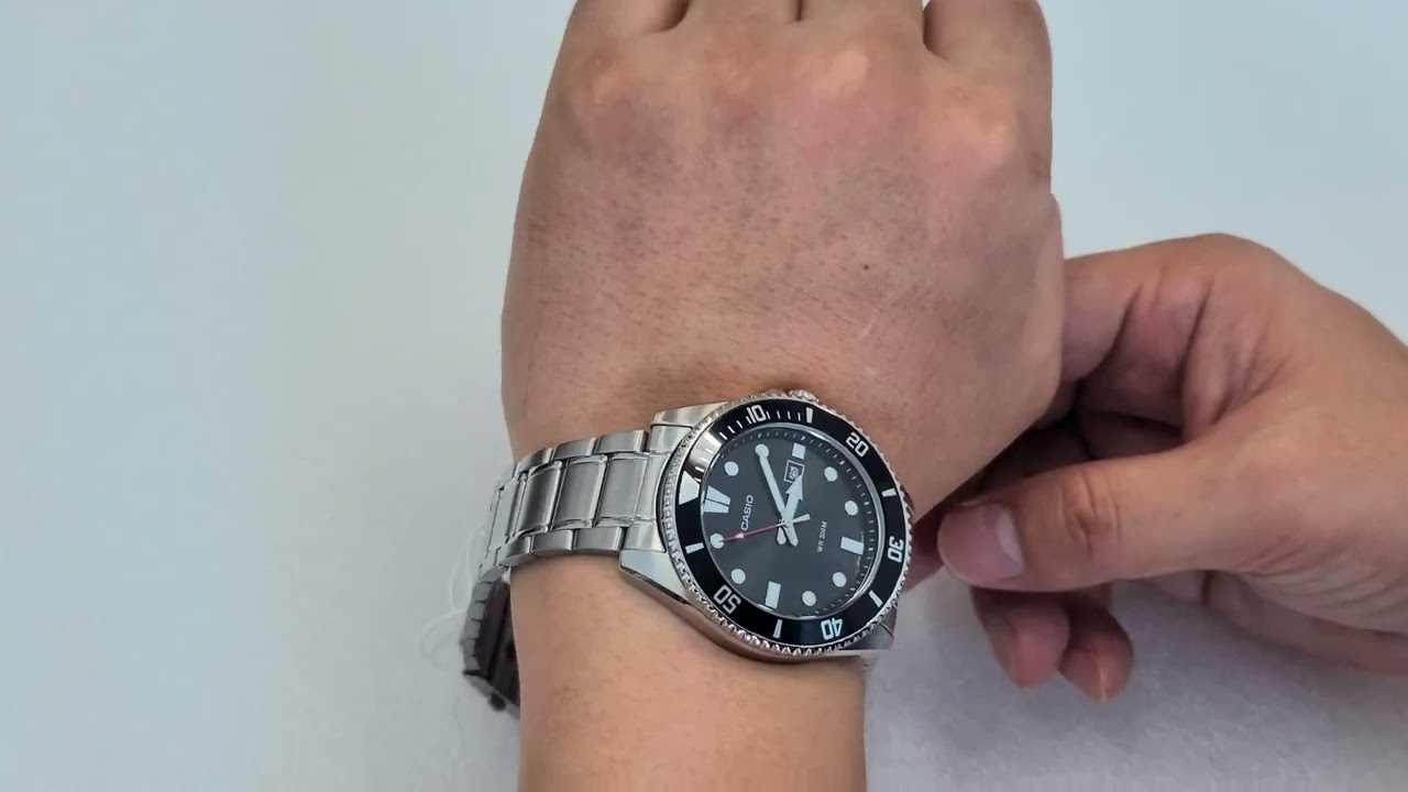 CASIO MDV-107D-1A1 Diver Watch - YouTube