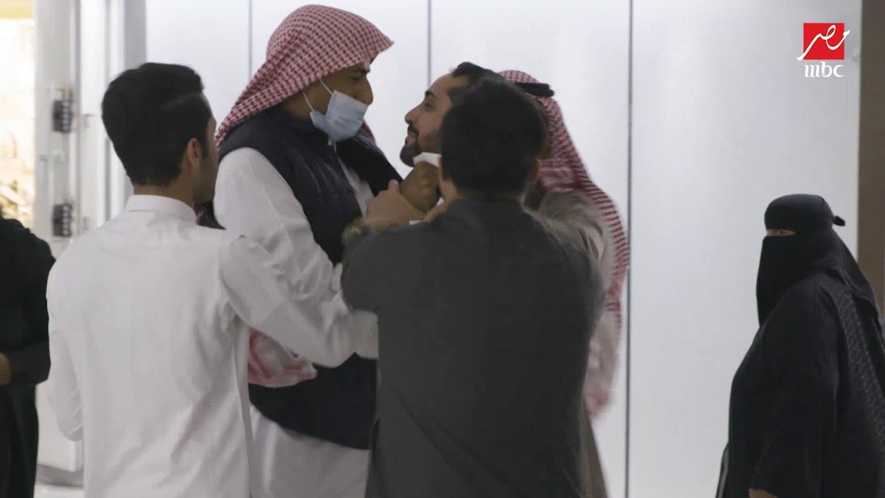 رد فعل عنيف على شاب أهان عامل دليفري في الصدمة