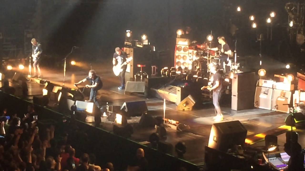 Pearl Jam Québec, 5 mai 2016 YouTube