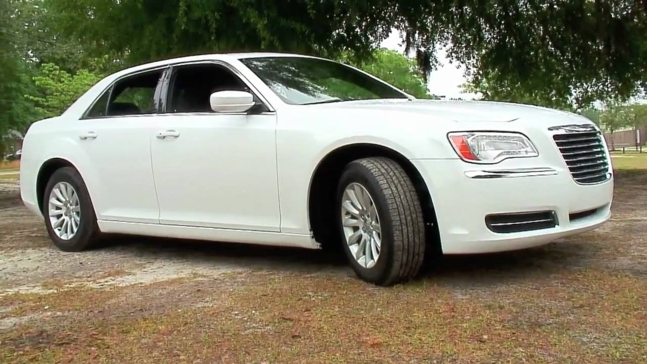 2011 Chrysler 300, Detailed Walkaround.