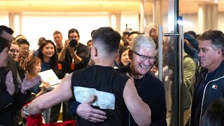 Watch: Apple CEO Tim Cook Opens New Shanghai Store