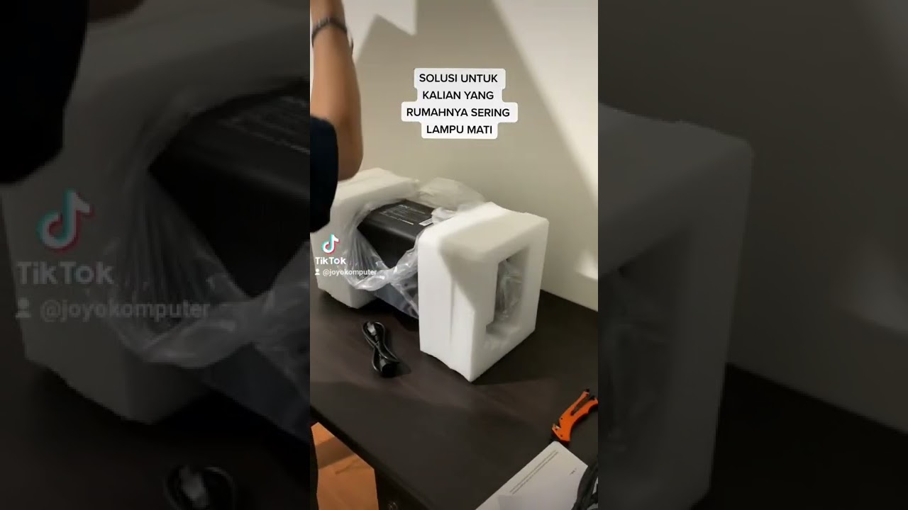 Pakai UPS biar komputernya nggak langsung mati saat lampu mati