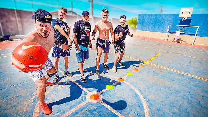 JOGANDO VOLEI NA PRAIA COM MEUS AMIGOS !! *assista até o final* tem jogo,  acidente até tiros 😂 