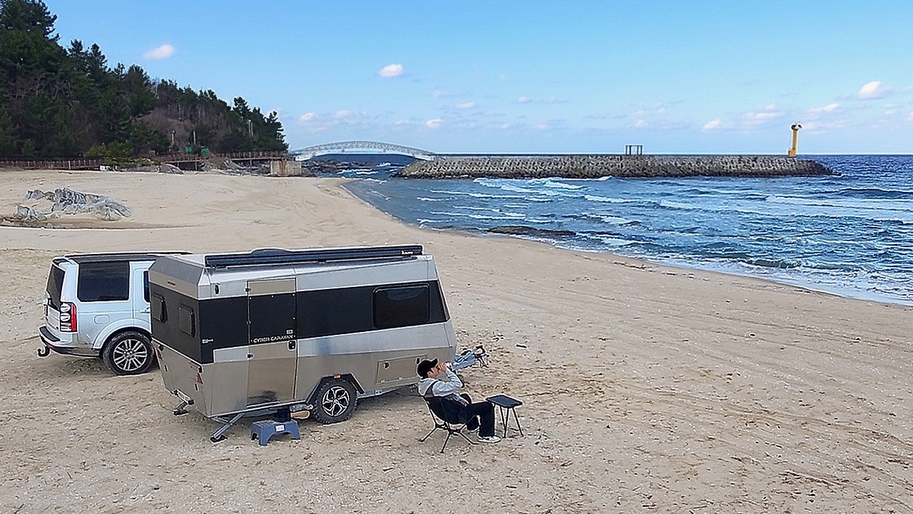 Наконец нашёл… Настоящий пляжный кемпинг🌊 | Потрясающий вид на океан🌅 | Vlog EP.35