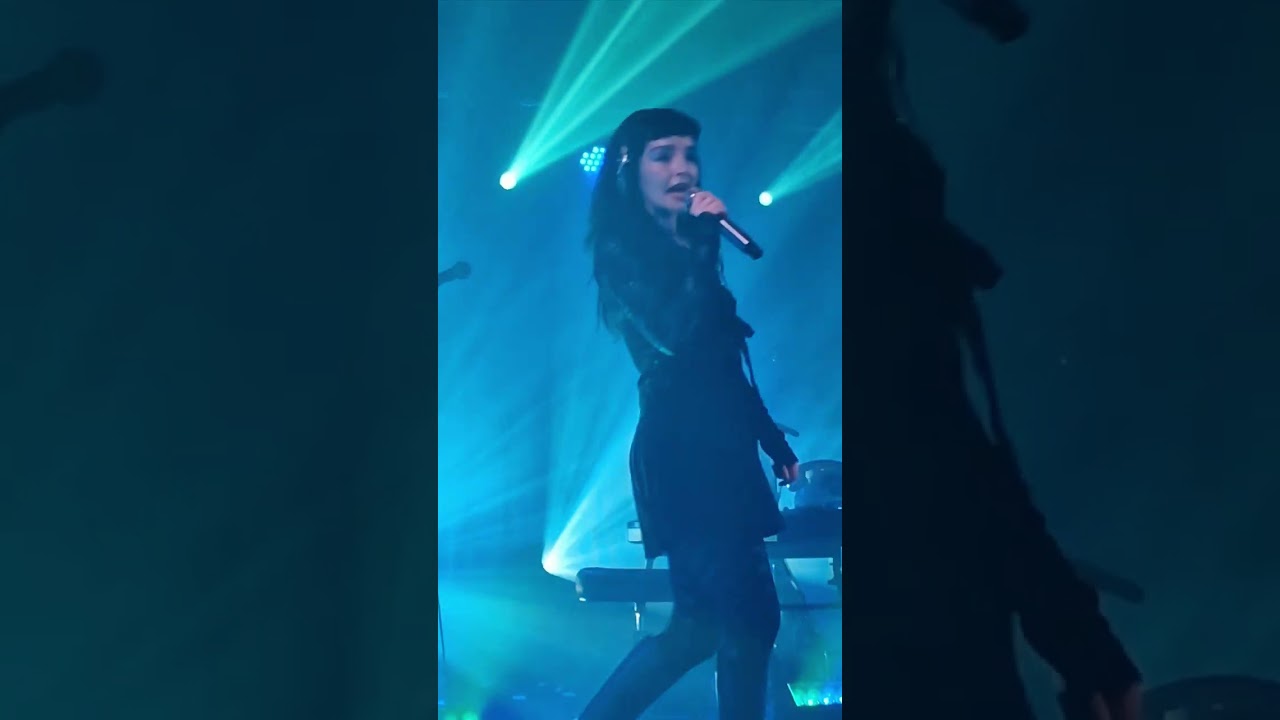 Lauren Mayberry of Chvrches - Something in the air live Edinburgh La Belle Angele 21/3/25