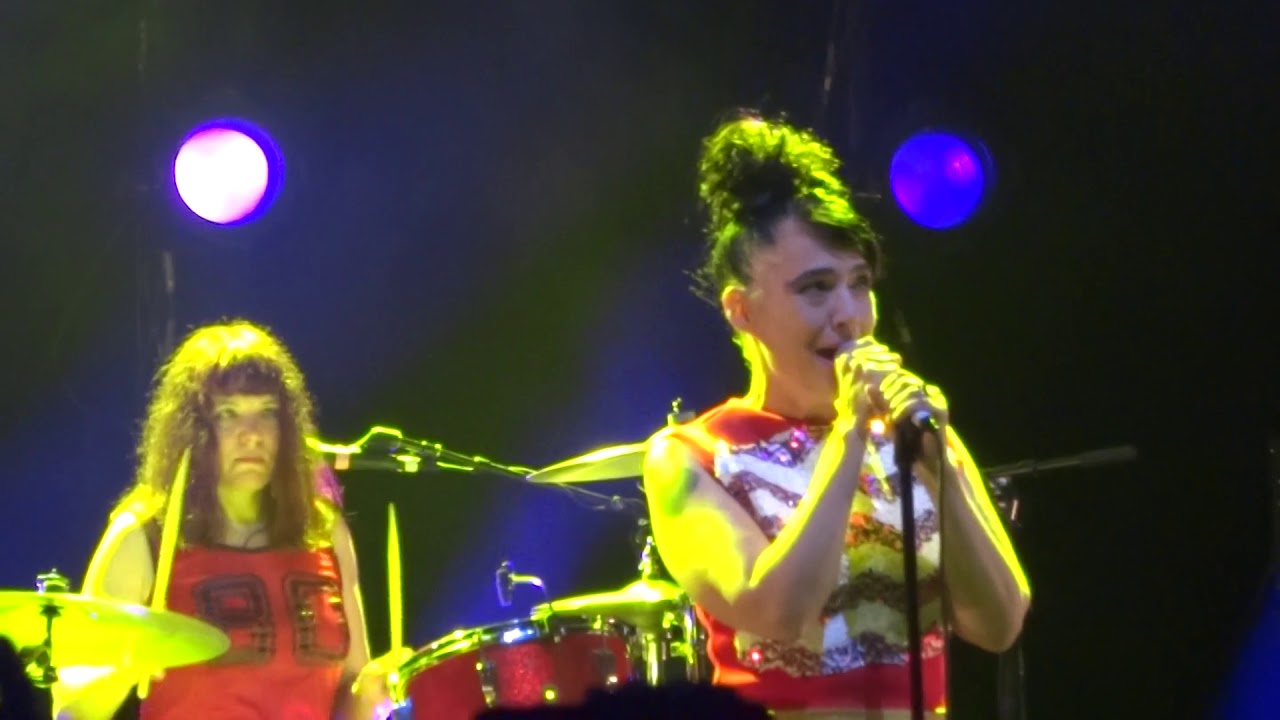 For Tammy Rae - Bikini Kill @ the Palladium, Los Angeles, CA 4-25-19 ...