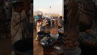 Omo guess this junction in abj, see people waiting for public transport abeg