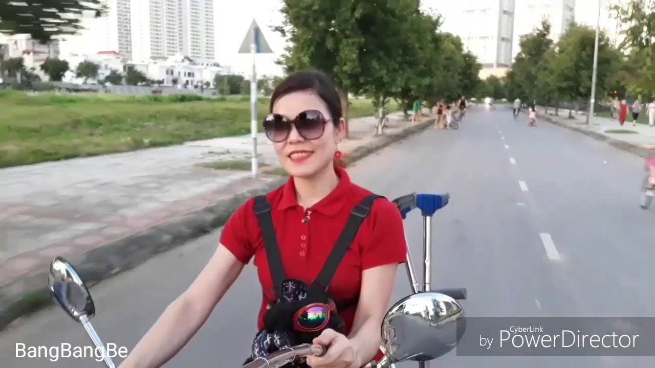 My dog and me are in the park 2 - YouTube