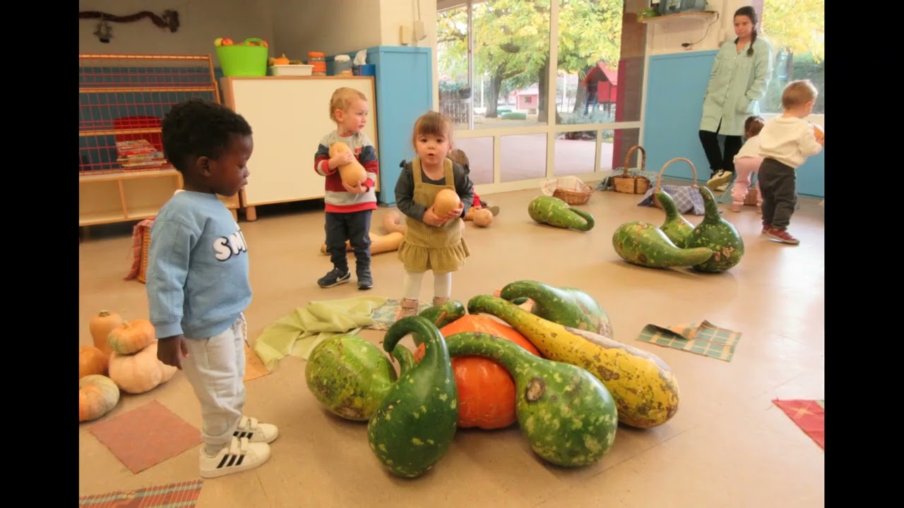 EBM SECÀ - CURS 2022/2023 - Sessió multi sensorial amb carabasses a l’escola Bressol el Secà