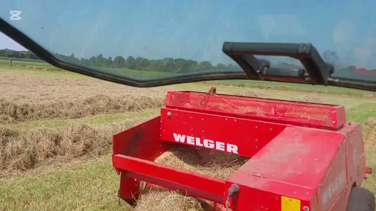 Baling with lamborghini sprinter 684-85 + welger ap 630