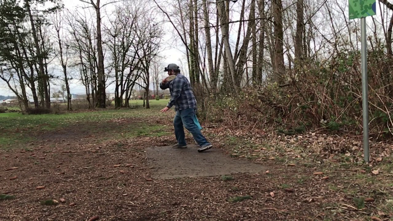 Casual Round at Cascades Gateway Disc Golf Course in Salem, Oregon