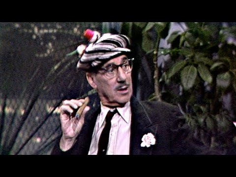 Video: Hat Groucho Marx ein Musikinstrument gespielt?