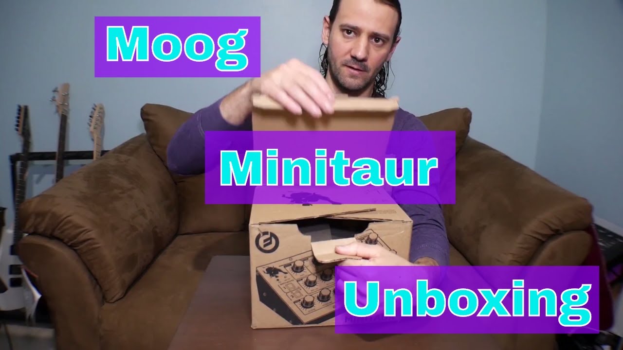 Moog Minitaur with ver 2.2 : Unboxing - YouTube