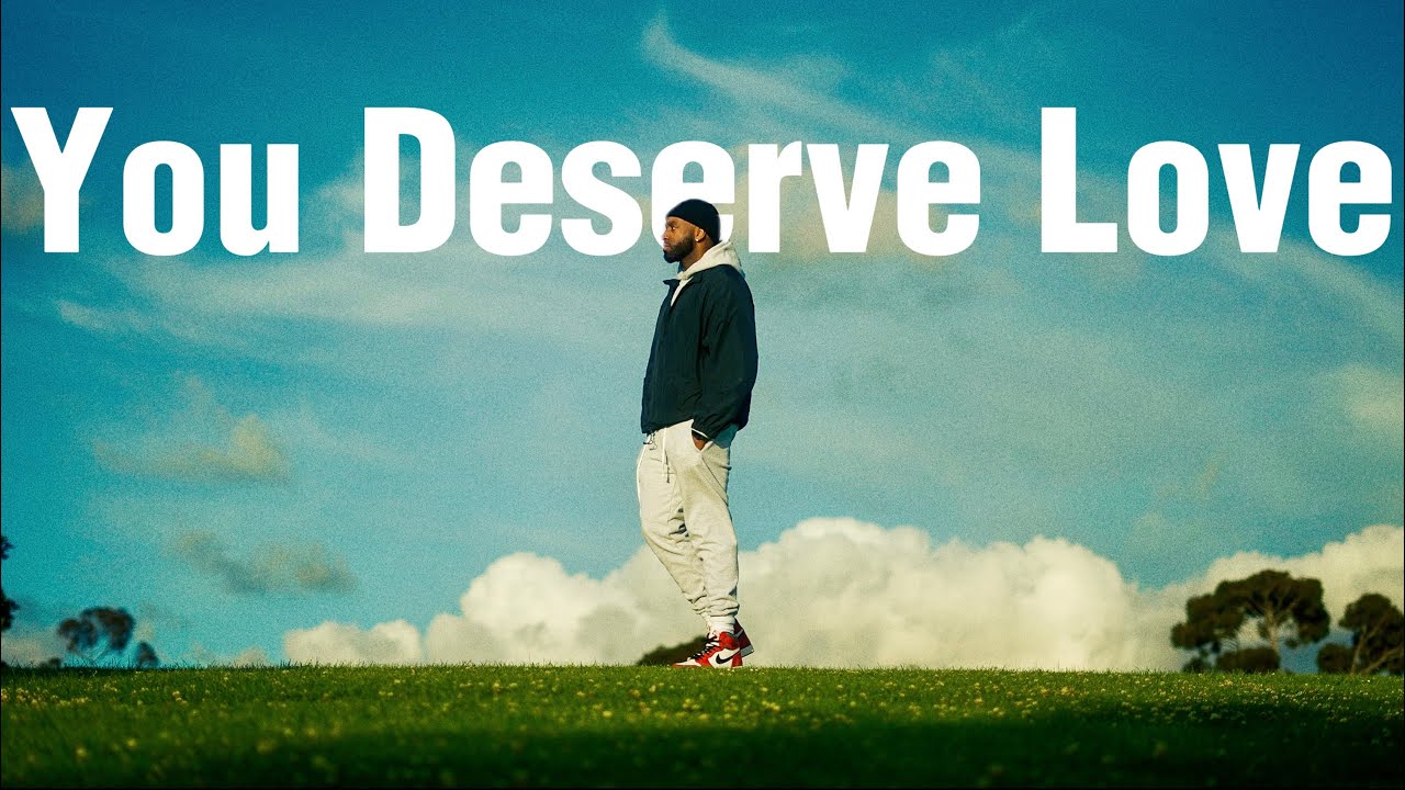 Это сообщение придет к вам прямо перед тем, как придет новая любовь... такая, которая не заставит...