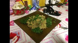 Бычьи яйца тушенные с луком в сметанном соусе Бычьи яйца тушенные с луком в сметанном соусе