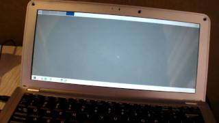 Wistron Pbook booting up and using its basic features at Computex 2009 in Taipei