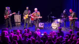 Nick Lowe/Los Straitjackets, “Lately I’ve Let Things Slide,” White Eagle Hall, Jersey City, 11/4/23