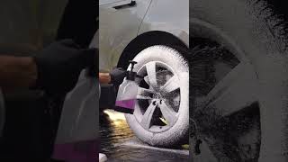 Cleaning Dirty Wheels On A Range Rover Velar