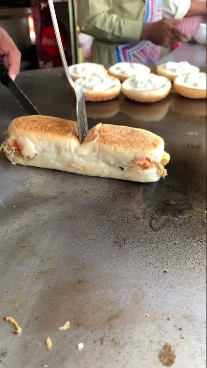 Mamo Jee burger point Rawalpindi Chicken cheese burger#vlogging #shorts