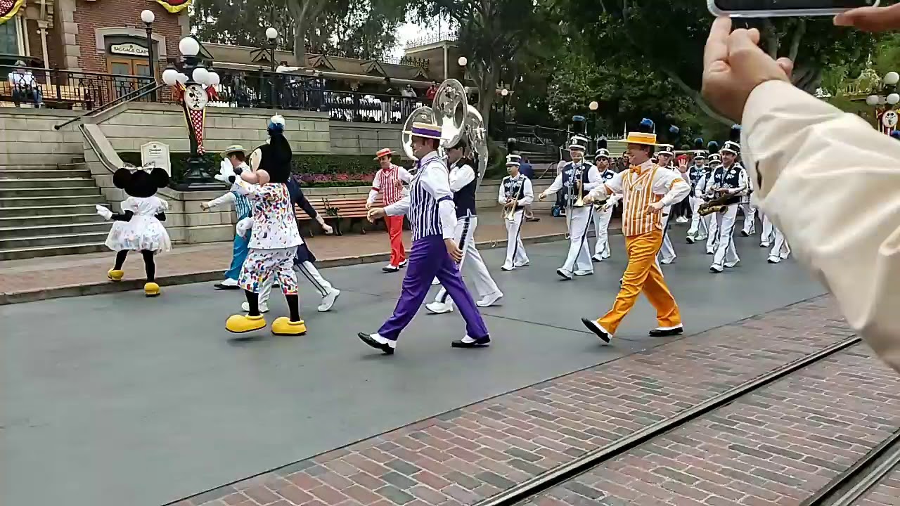 Disneyland Band 5/8/2019, 12:30 March Down Main St.