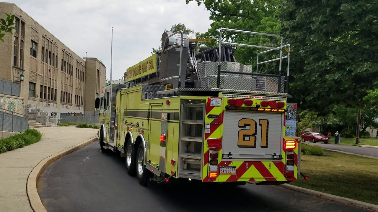penn-wynne-fire-trucks-at-an-unknown-fire-at-penn-wynne-elementary