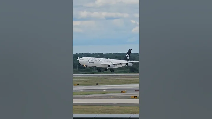 Lufthansa A340-300 arriving at JFK #fypシ #airbusa340 #lufthansa #landing #nyc #heavy #a340 #airbus