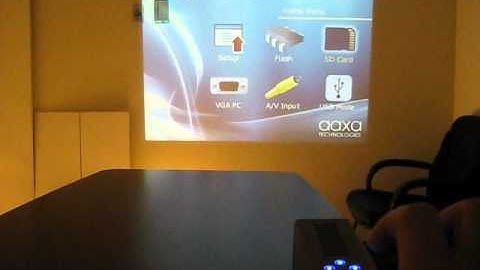 AAXA M1 micro projector as standalone Powerpoint player