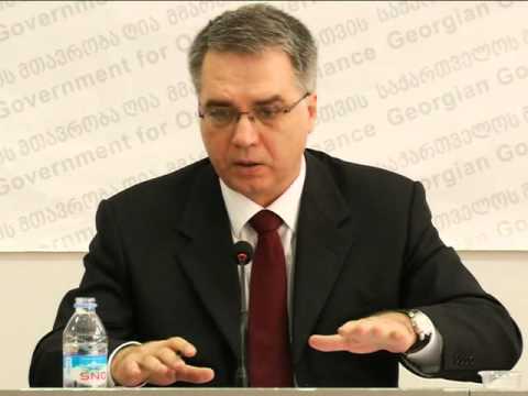 დავით სერგეენკომ \"ღია მმართველობის\" პროექტის ფარგლებში ჟურნალისტების კითხვებს უპასუხა