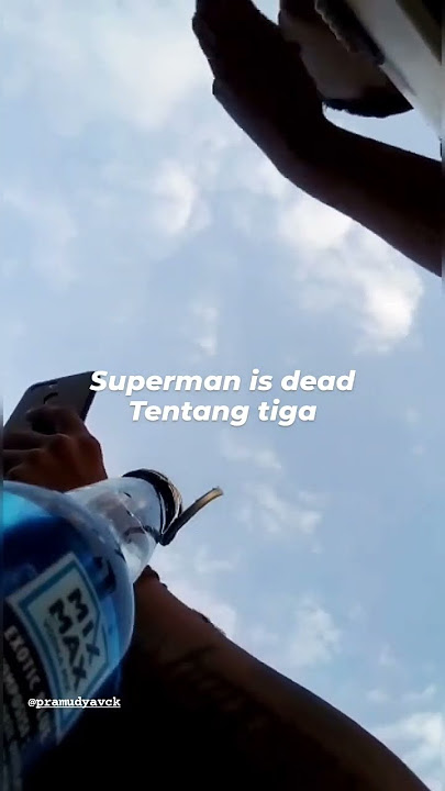 Superman is dead - Tentang tiga