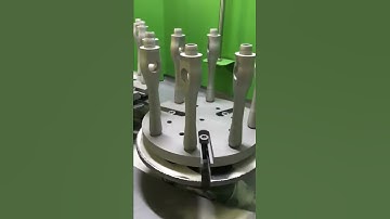 Automatic multiple turntables sandblasting machine