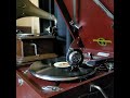 ディック・ミネ ♪傷だらけの男♪ 1950年 78rpm record. Columbia Model No G ー 241 phonograph.